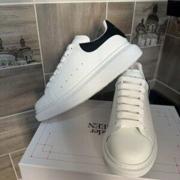 Alexander McQueen Cream and Black Sneakers - Picture 4 of 7